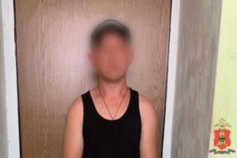 В Твери грабитель напал на женщину-водителя такси