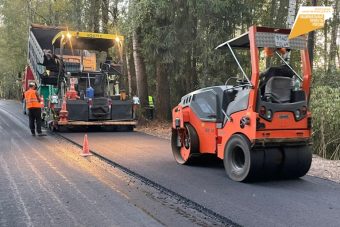 Под Тверью отремонтировано покрытие социально важной дороги