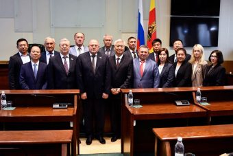 Парламентарии Тверской области встретились с делегацией Собрания народных представителей китайской провинции Ляонин