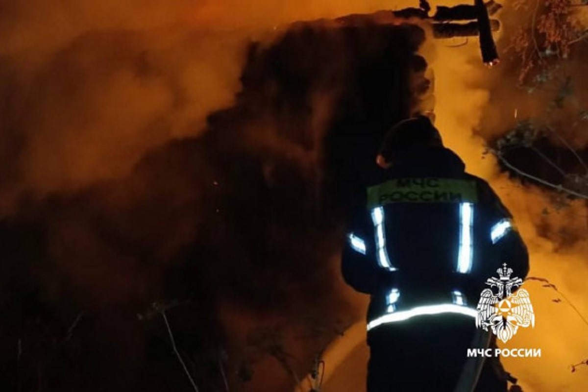 Жилой дом горел ночью в Тверской области