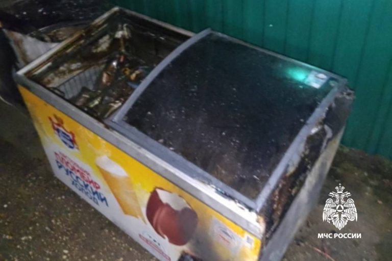 Магазин горел ночью в Тверской области