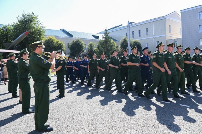 Игорь Руденя поздравил с началом учебного года учащихся и преподавателей Военной академии ВКО