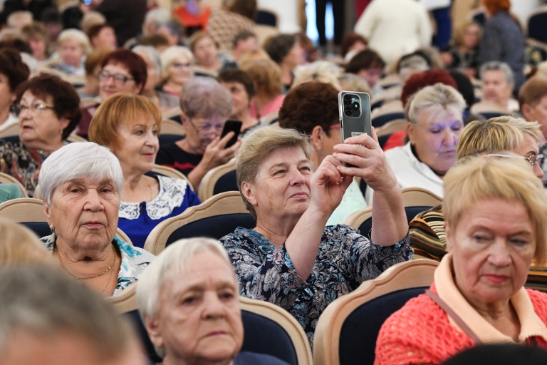 Губернатор Тверской области в День пожилых людей обратился к старшему поколению