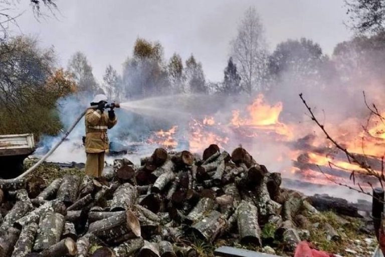 Житель Тверской области обгорел во время пожара