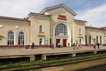Снятый с поезда мужчина напал на охранника вокзала в Тверской области