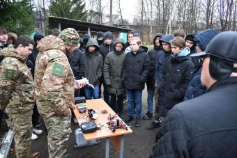 Порядка 200 студентов ссузов посетили День призывника в Твери