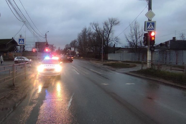 Школьницу сбили на переходе в Твери