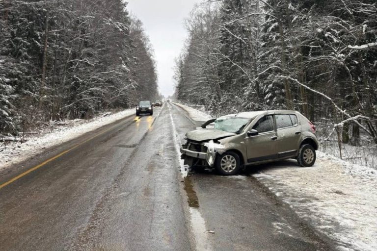 Один погиб и пятеро пострадали в ДТП в Тверской области