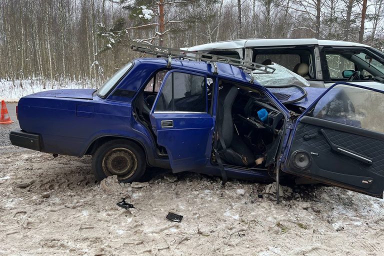 Водитель "семерки" погиб в ДТП в Тверской области