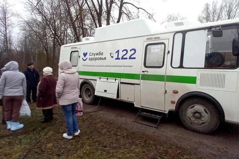 В поселок под Тверью приехал мобильный медицинский комплекс