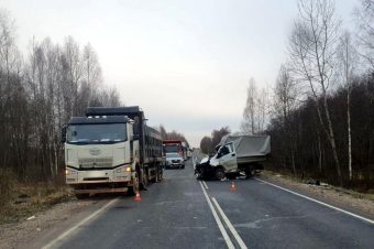 В Тверской области водитель «Газели» погиб при столкновении со стоящим самосвалом