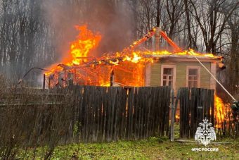 Дачный дом сгорел в Тверской области