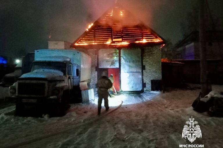 В Тверской области полыхал пожар на хлебокомбинате