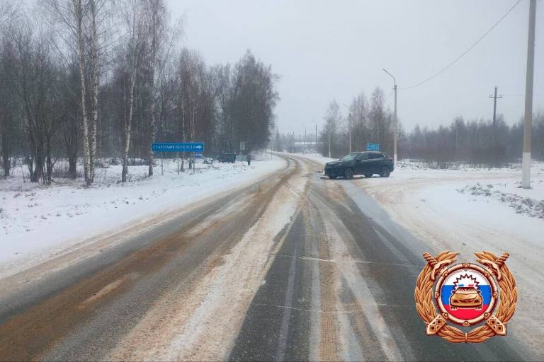 В столкновении двух авто в Тверской области пострадала женщина