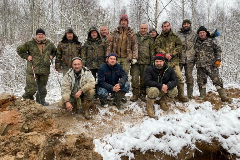 В Тверской области поисковики подняли на поверхность советский бомбардировщик