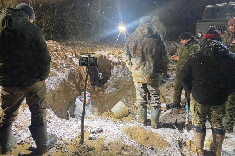 В Тверской области поисковики подняли на поверхность советский бомбардировщик