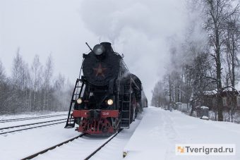 Погружение в прошлое: репортаж о путешествии на ретропоезде по заповедной железной дороге в Тверской области