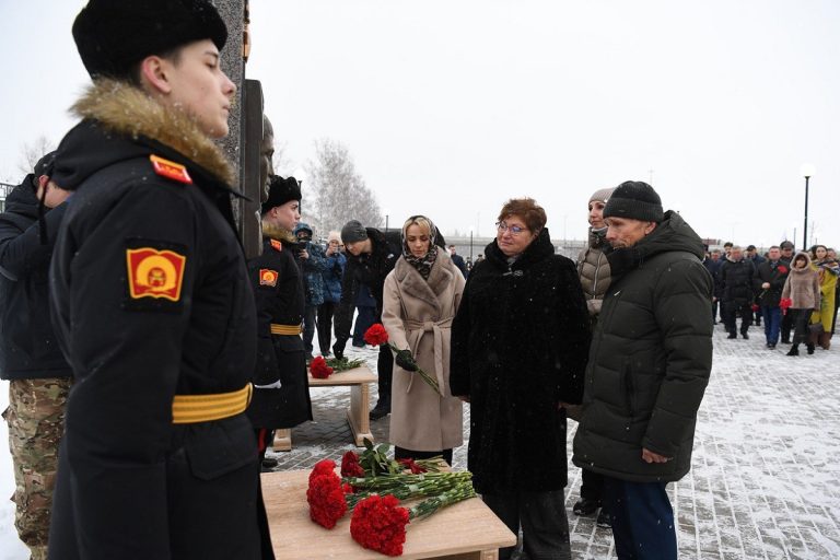 В Тверском суворовском училище открыли памятные стелы двум выпускникам-героям