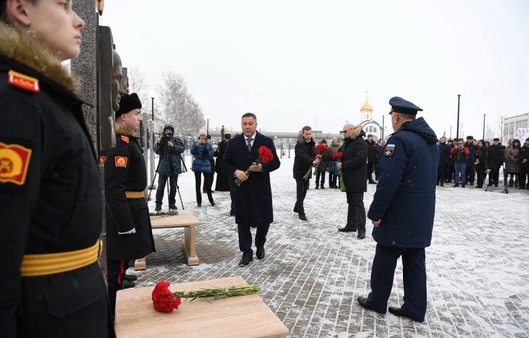 В Тверском суворовском училище открыли памятные стелы двум выпускникам-героям