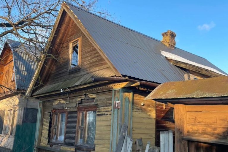 В Торопце ремонтируют дом пенсионерки, записавшей сообщение в соцсетях