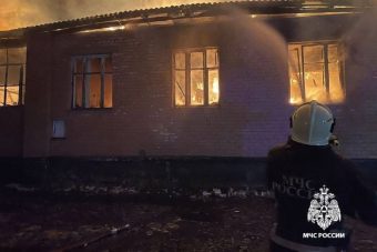 Крупный пожар произошел на территории санатория в Тверской области Крупный пожар произошел на территории санатория в Тверской области