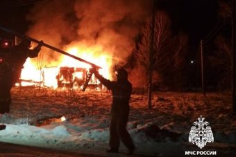 Дачный дом полыхал в Тверской области