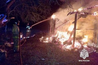 Баня полыхала вечером в Тверской области