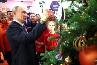 Президент Путин открыл Всероссийскую акцию «Ёлка желаний»