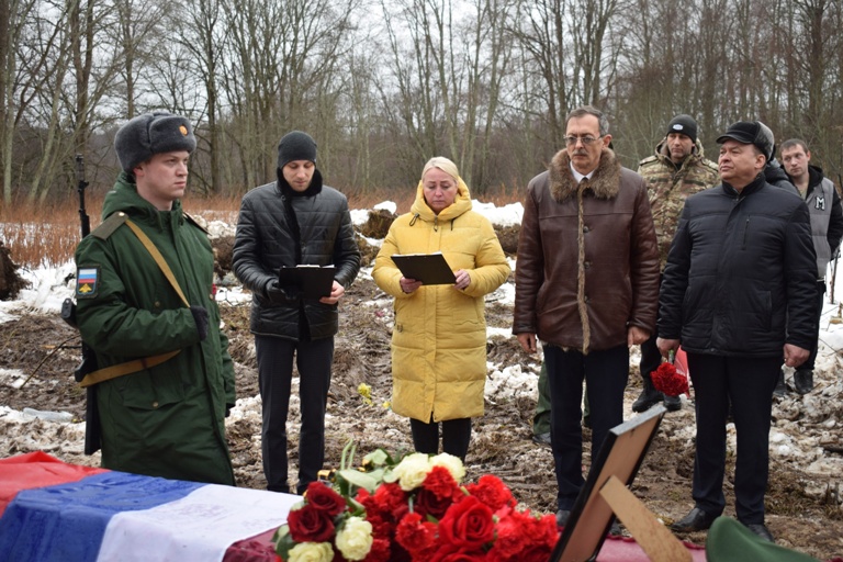 В Тверской области прозвучали траурные залпы в честь троих погибших в зоне СВО бойцов