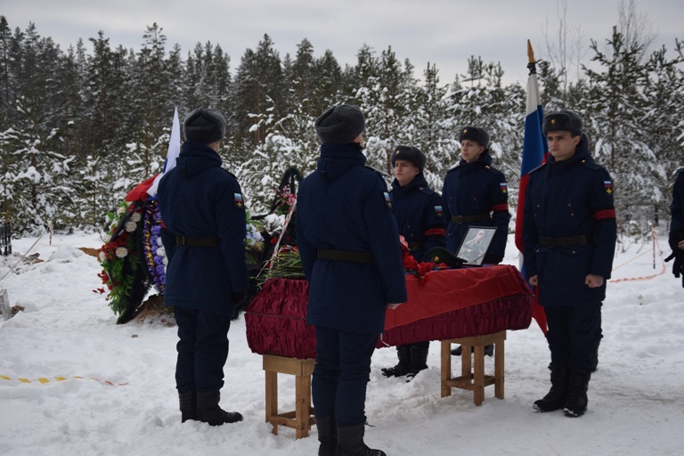 В Тверской области прозвучали траурные залпы в честь троих погибших в зоне СВО бойцов