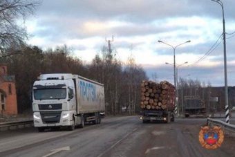 Мужчину сбила фура в Тверской области