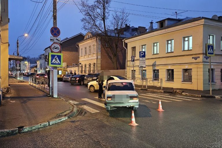 Женщину сбили в центре Твери