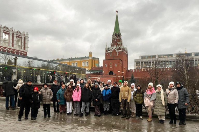 Дети участников СВО из Тверской области побывали на новогодней Кремлёвской ёлке