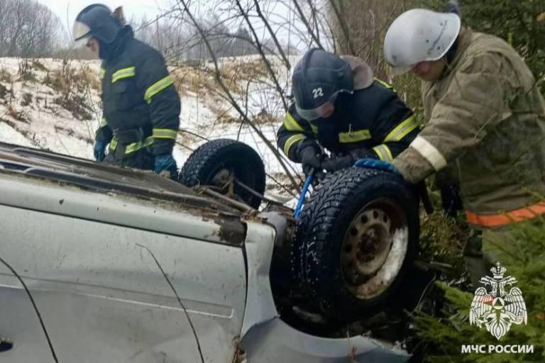 В Тверской области два человека пострадали в аварии