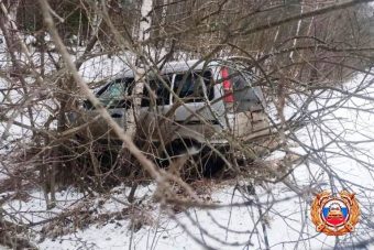 В Тверской области Toyota вылетела в кювет, есть пострадавшая