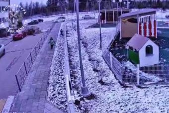 Появилось видео побега из детского сада в Твери двоих 4-летних детей