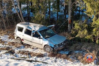 Легковушка вылетела в кювет в Тверской области