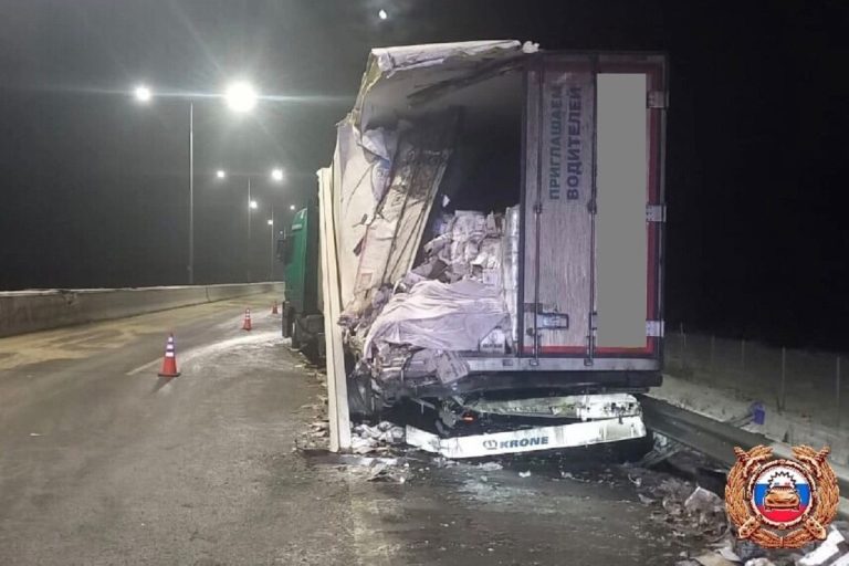 Виновник заблокировавшей трассу М-11 в Тверской области аварии к приезду ГАИ оказался пьяным