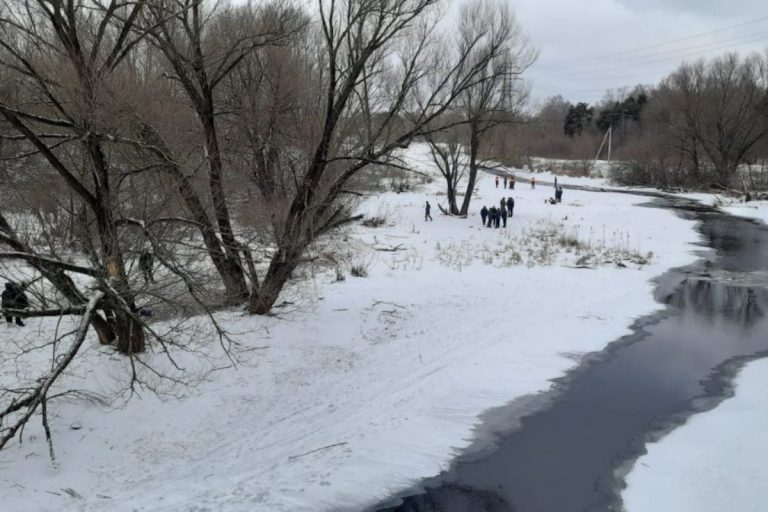 В Твери берег реки огородили лентой и продолжают искать 11-летнего мальчика