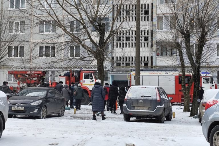 В Твери из-за пожара эвакуировали часть жильцов дома