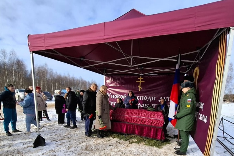 В Тверской области простились с тремя бойцами, погибшими на СВО