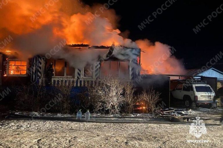 Жилой дом сгорел ночью в Тверской области