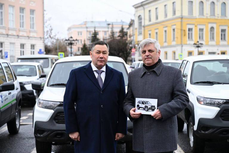 Муниципалитеты Тверской области получили крупнейшую за последние годы партию транспорта для медучреждений