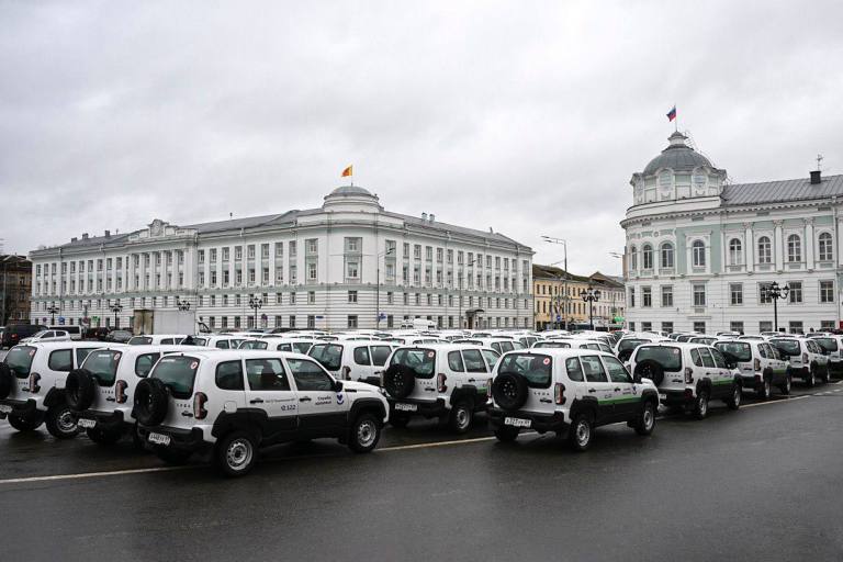 Муниципалитеты Тверской области получили крупнейшую за последние годы партию транспорта для медучреждений