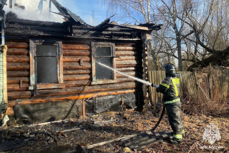 В Бежецком округе при тушении частного дома нашли труп мужчины