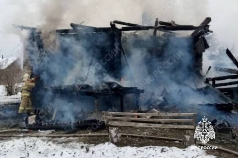 Жилой дом сгорел в Тверской области