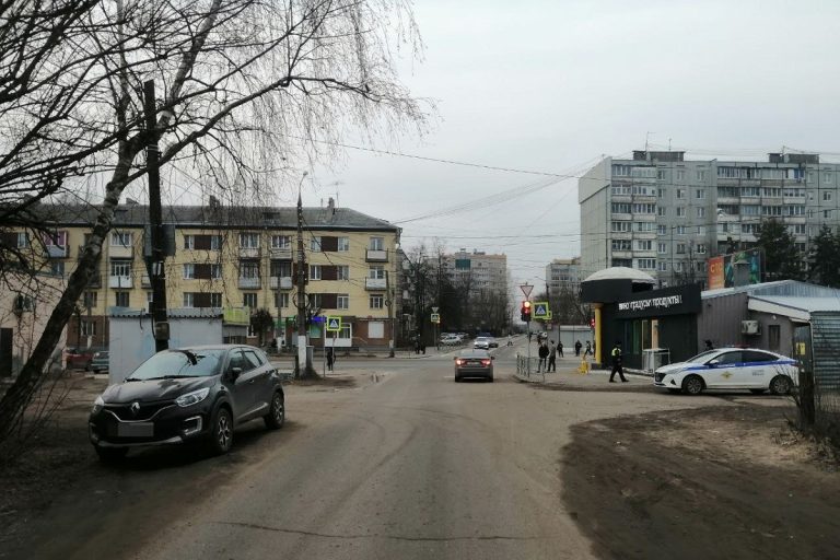 В Твери разыскивают водителя, сбившего пожилую женщину