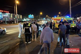 В массовом ДТП в микрорайоне Южный в Твери пострадали четыре человека В массовом ДТП в микрорайоне Южный в Твери пострадали четыре человека