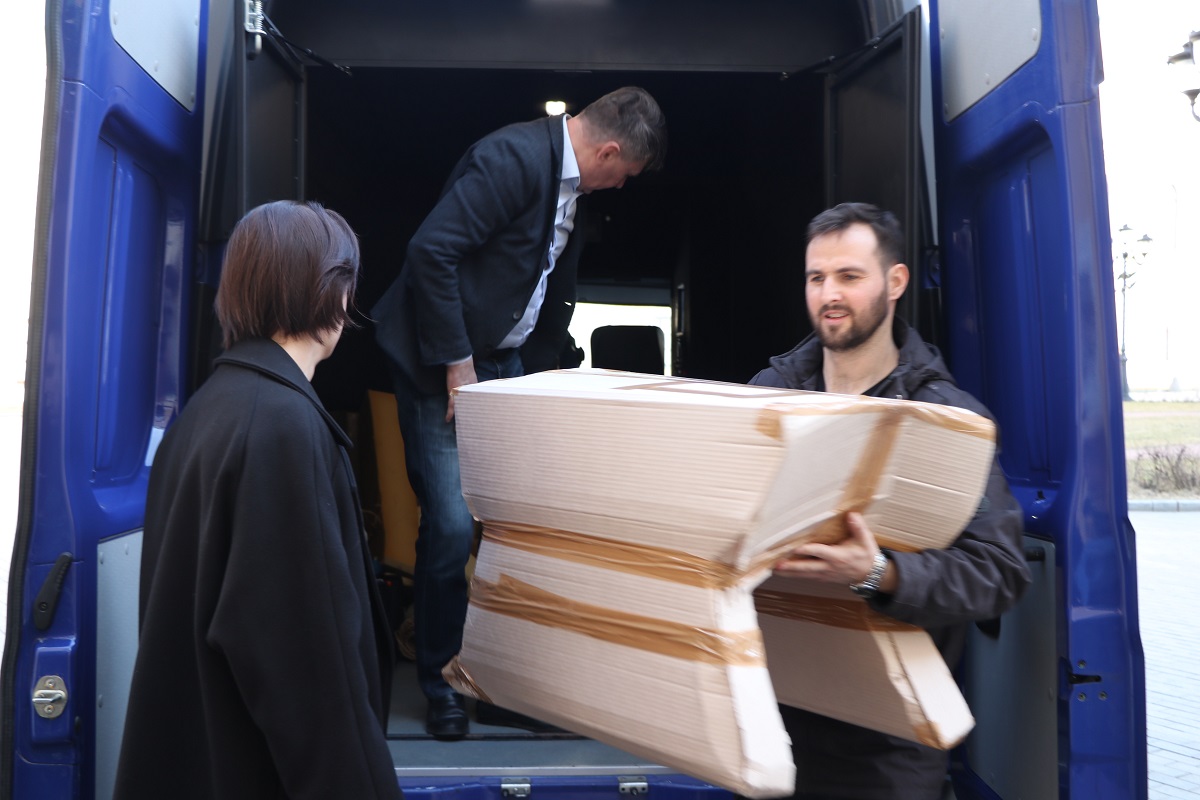 Для доставки мебельного гарнитура ХIХ века из Москвы в Тверь пришлось задействовать спецслужбу