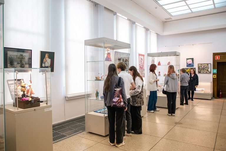 В Твери открылась выставка «От Победы к Победе»